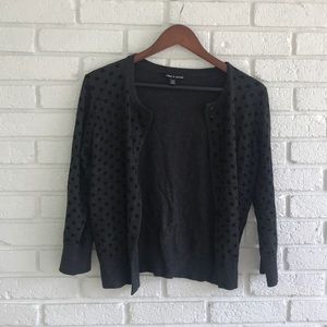 SIZE MEDIUM Cable & Gage grey polka dot cardigan